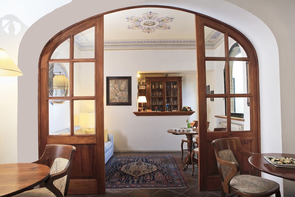 Relais Vignale 5/77