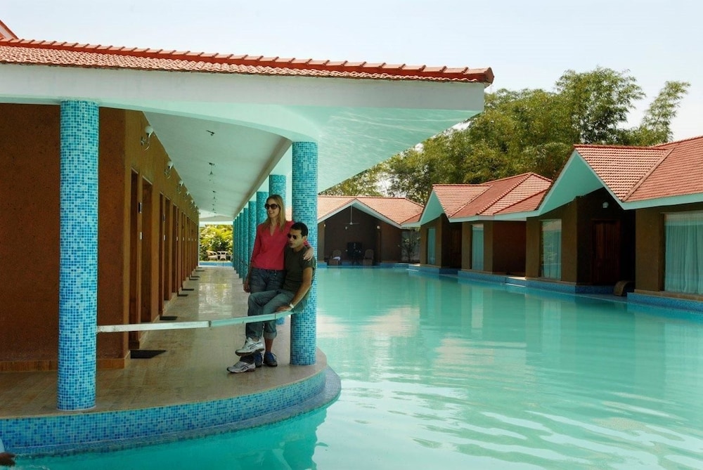 SAJ EARTH RESORT 11/71