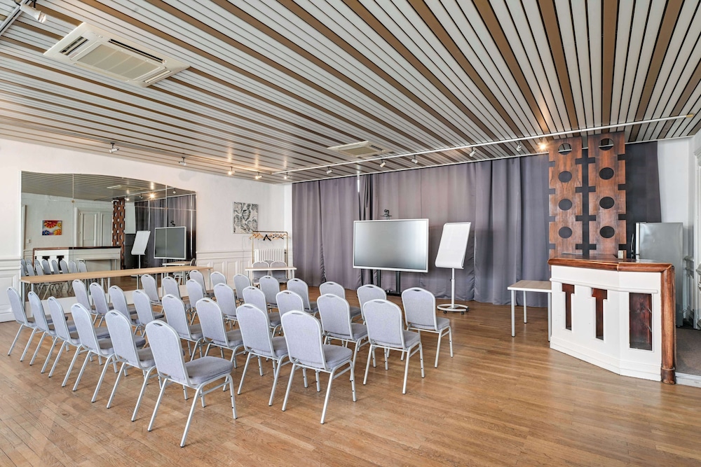 Brit Hotel Confort Roanne Grand Hotel 66/69
