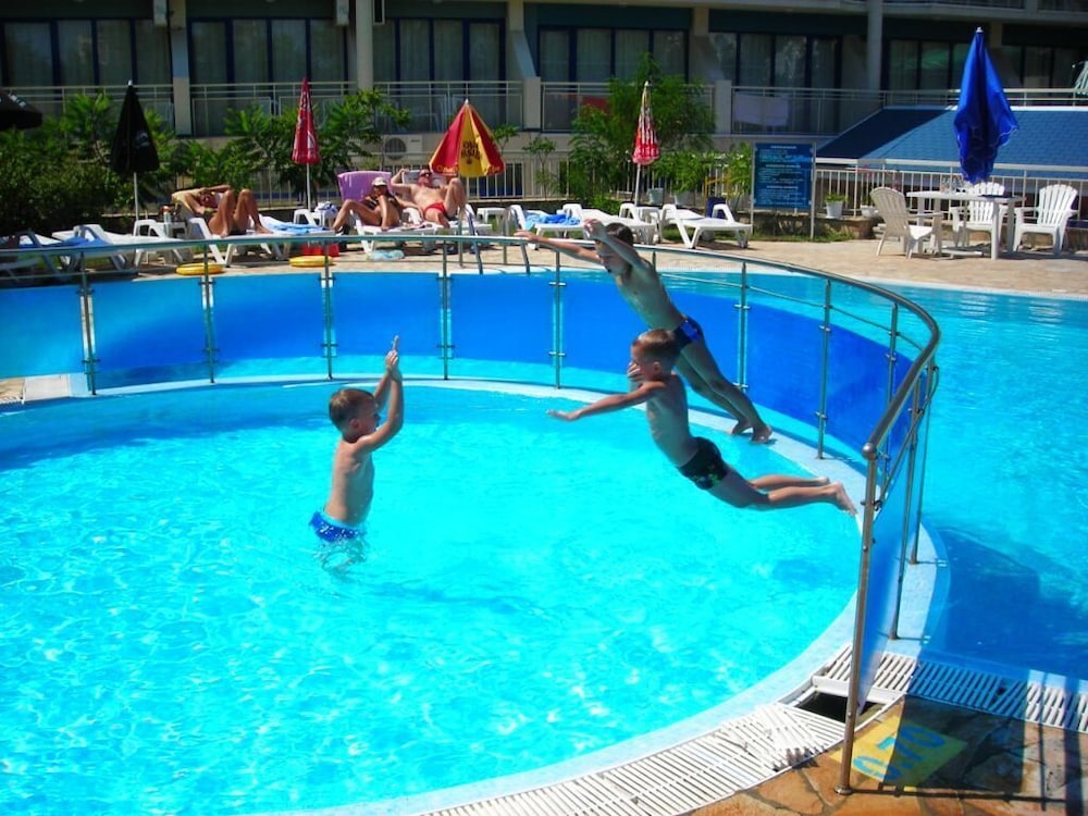 Aquamarine Hotel 14/68