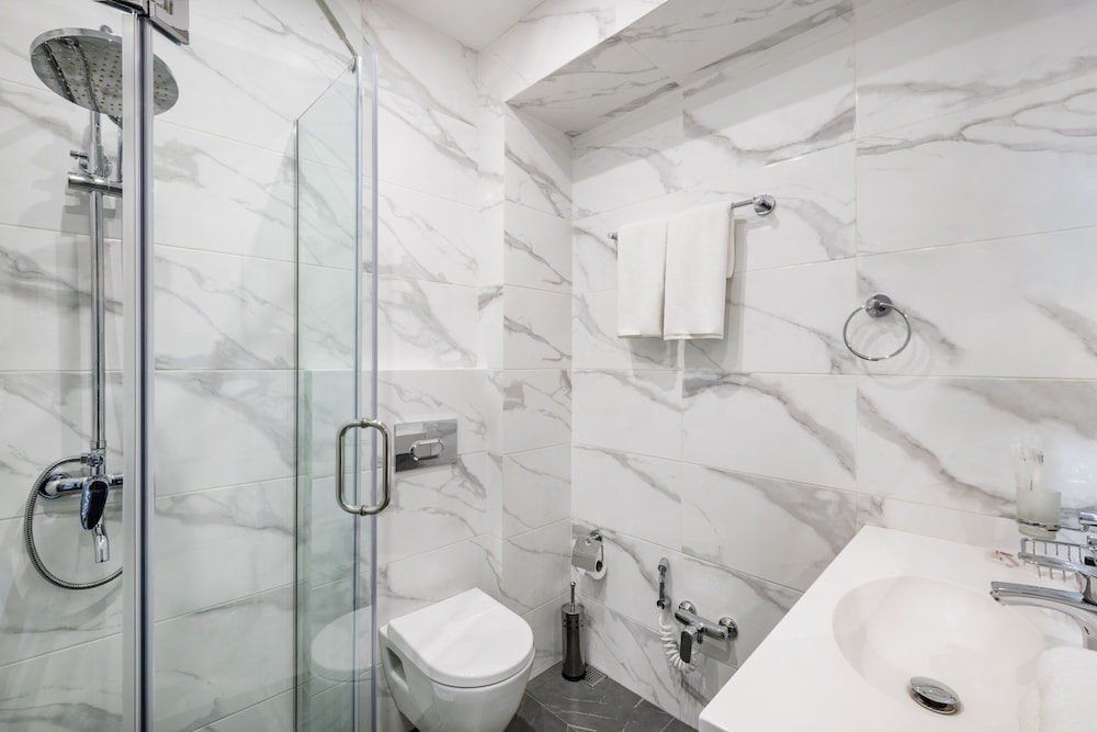 Hotel Address 9D 49/54