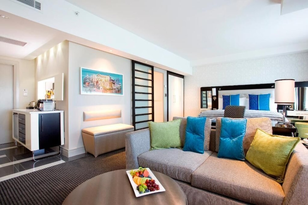 Southern Sun Waterfront 29/50