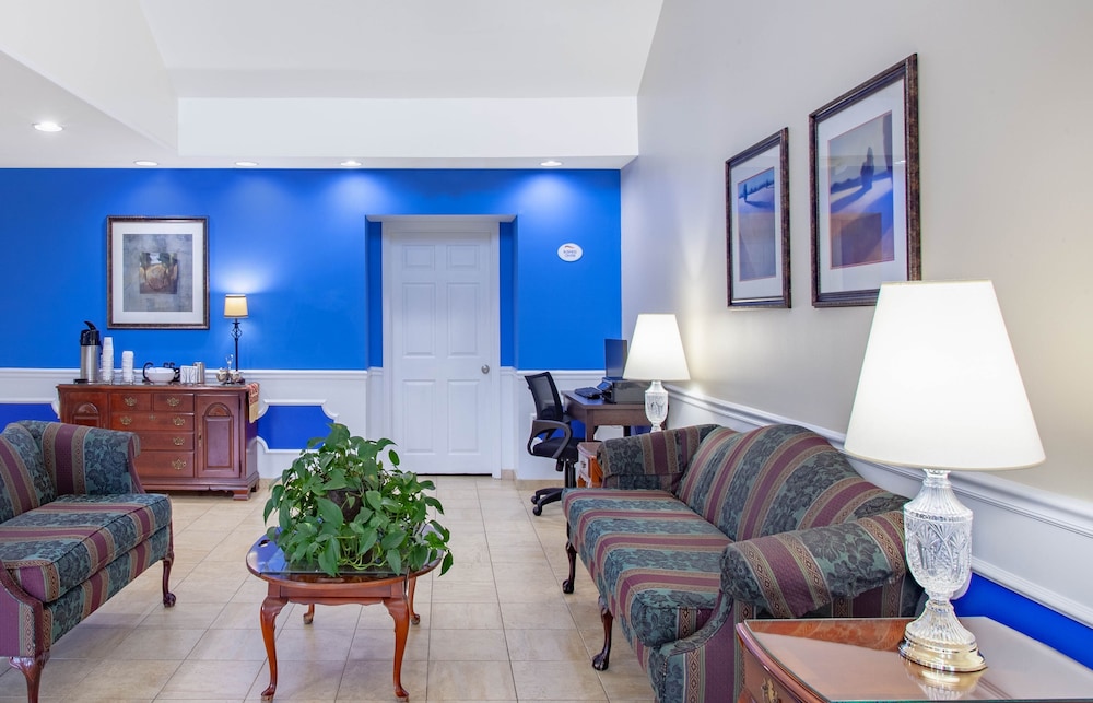 Baymont By Wyndham Greenwood 32/39
