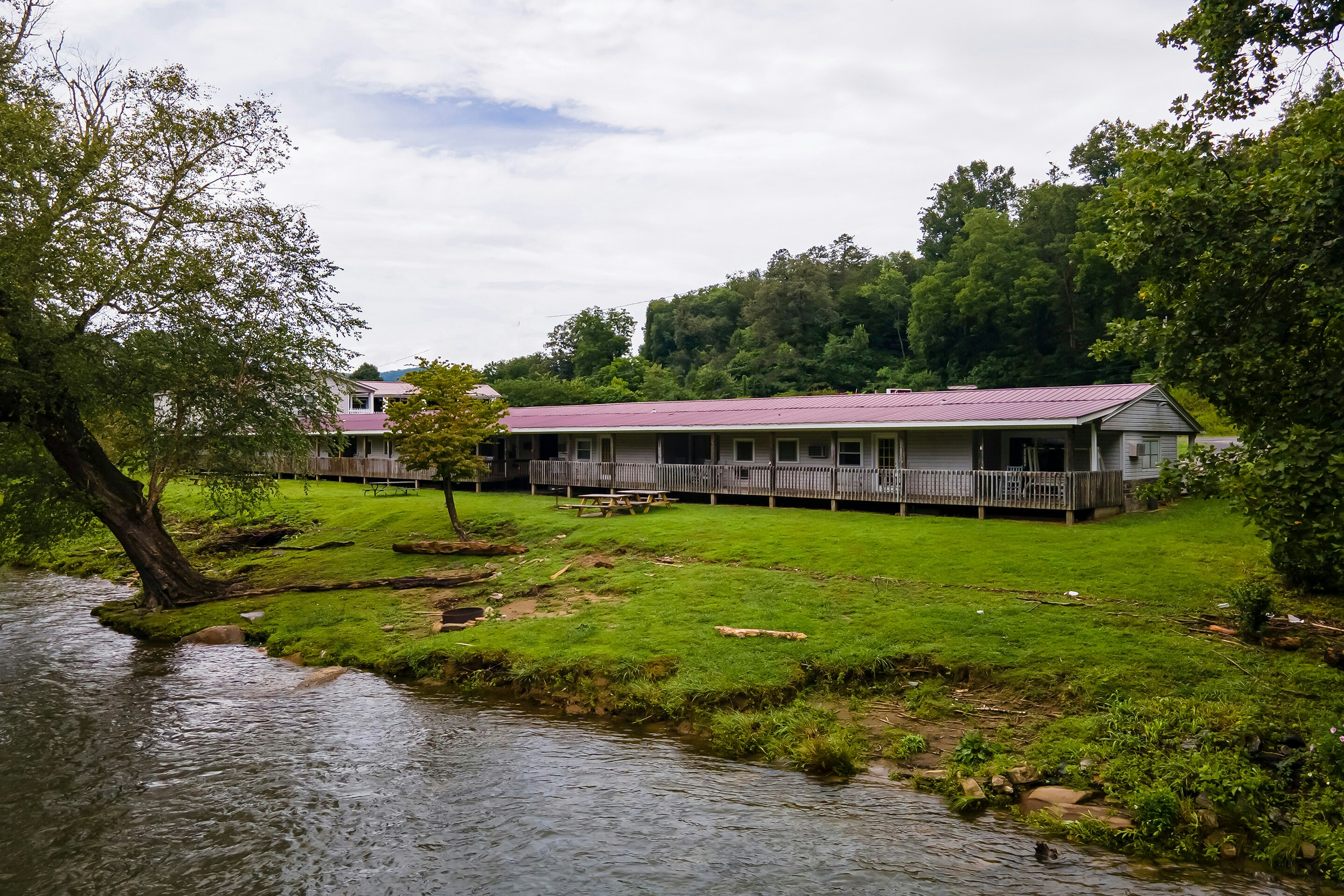 Lloyd's On The River Country Inn By OYO 13/27