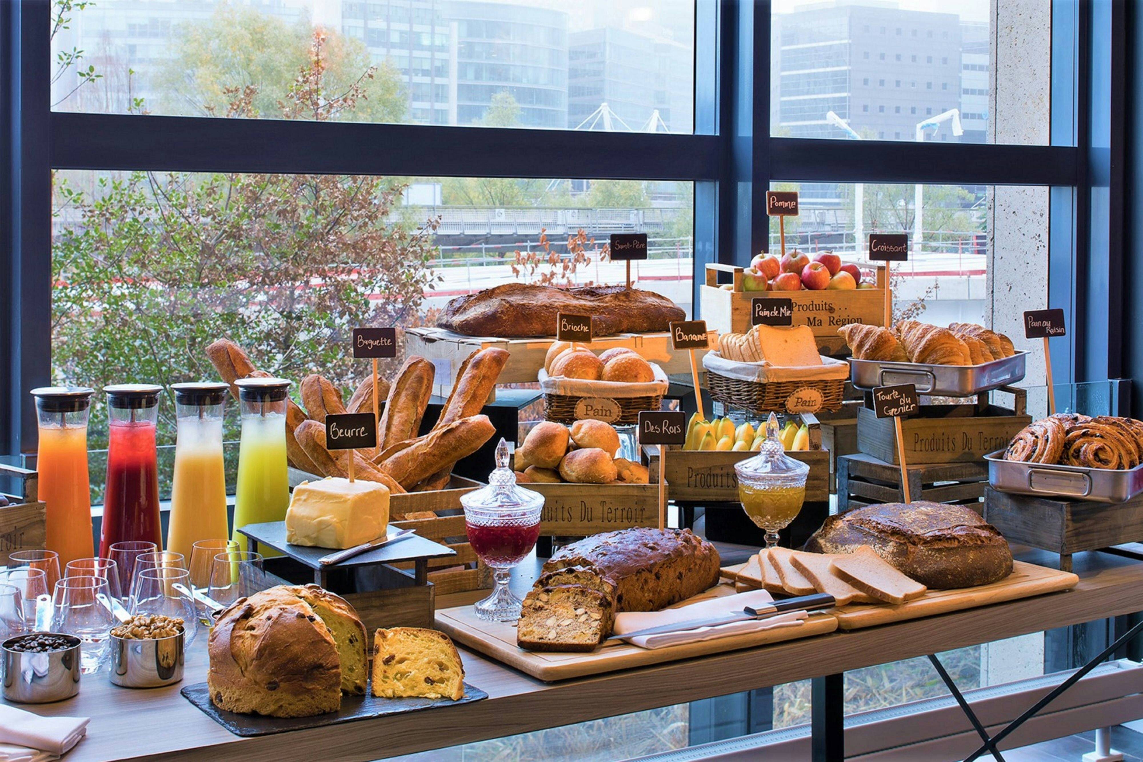 RENAISSANCE PARIS LA DEFENSE HOTEL 18/34
