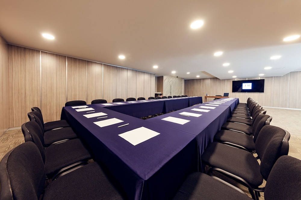 Suites del Angel 57/65