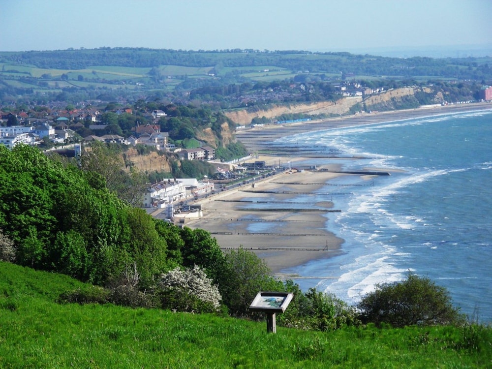Luccombe Hall Hotel 73/75