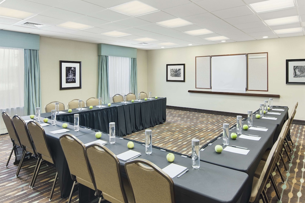 Hampton Inn And Suites Savannah-Airport 28/29