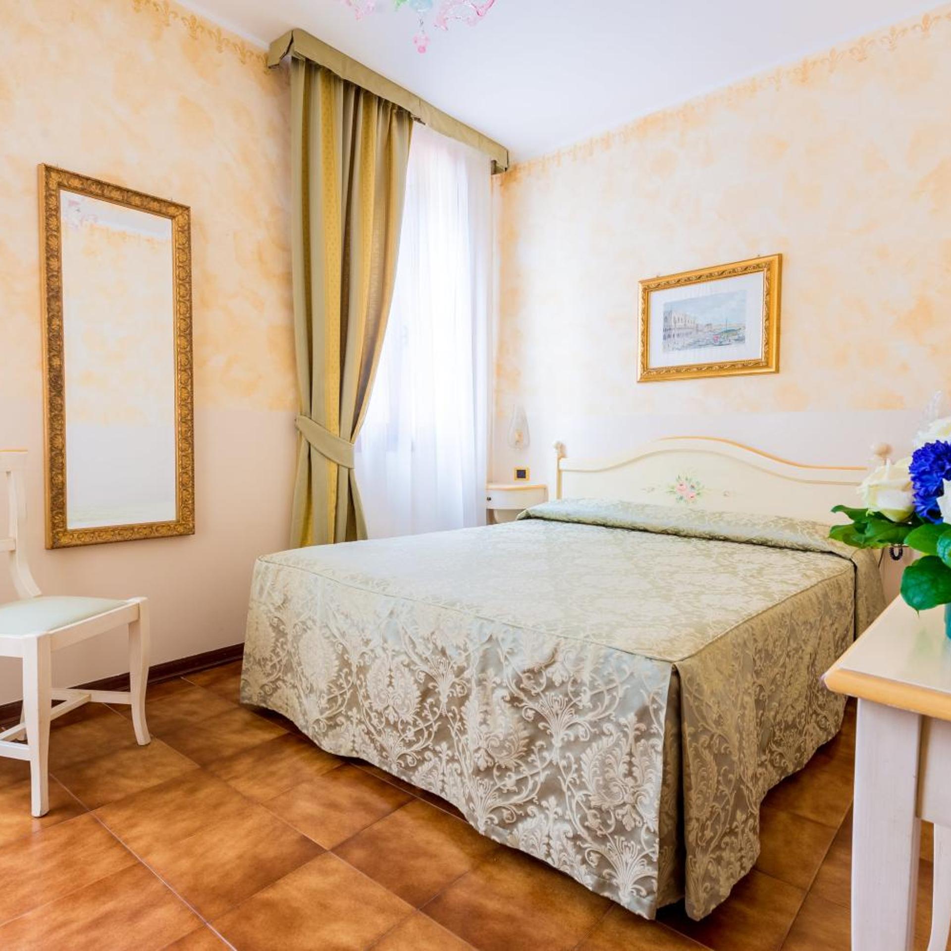 Hotel Mercurio 14/56