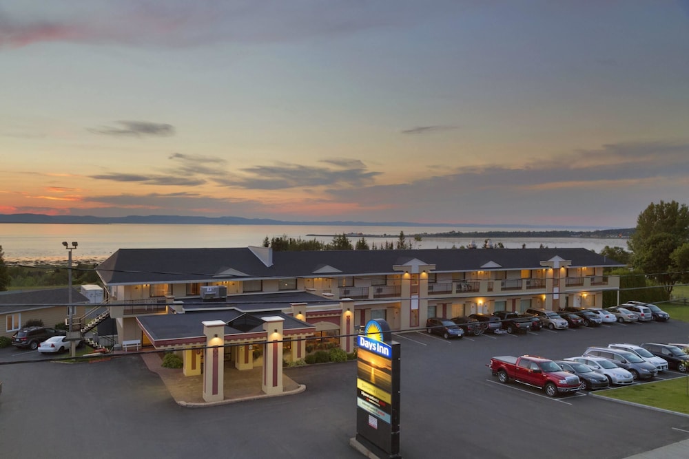 Days Inn by Wyndham Riviere-Du-Loup 32/35