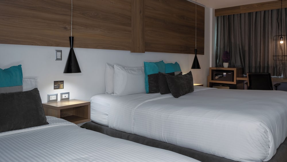 HOTEL BLUE CONCEPT 14/65