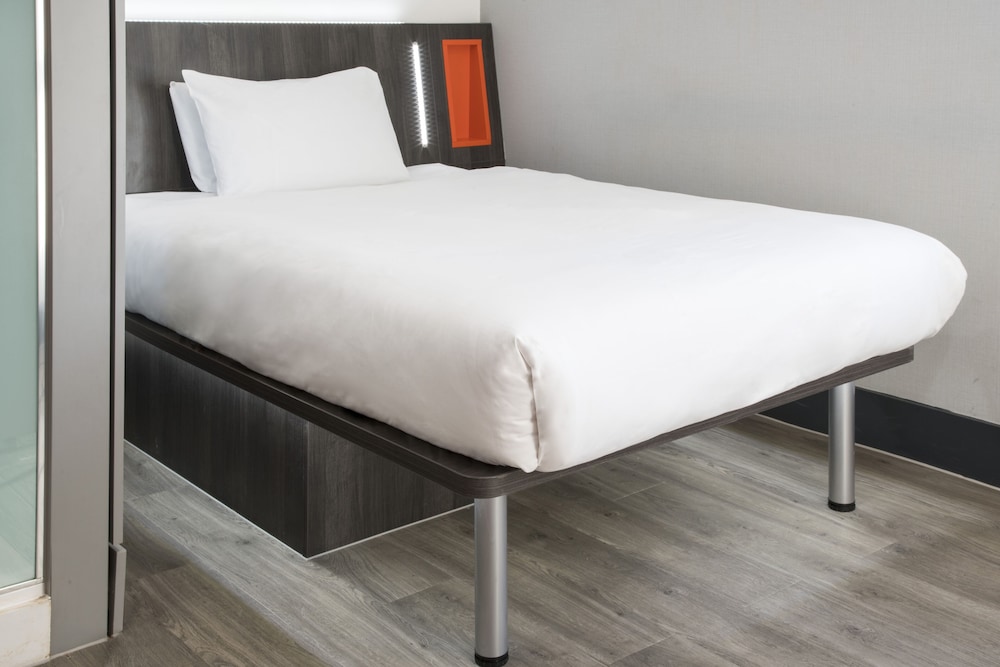 Easyhotel Reading 13/22