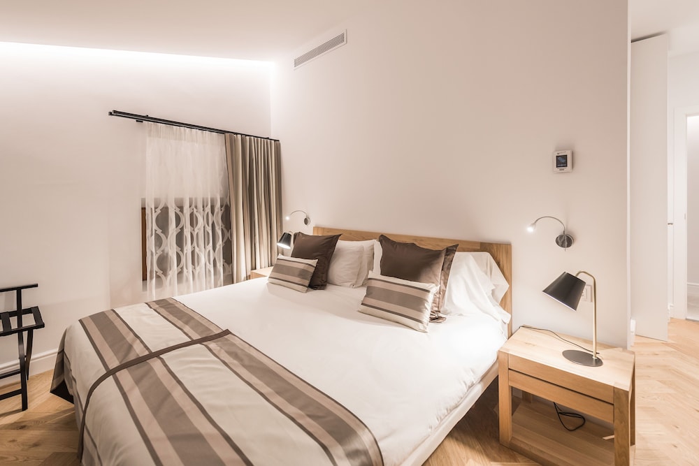 FRARE, SUPERIOR, DOUBLE BED