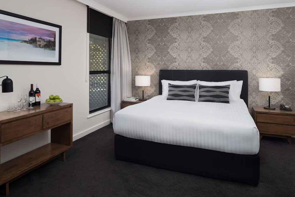 Esplanade Hotel Fremantle by Rydges 18/80