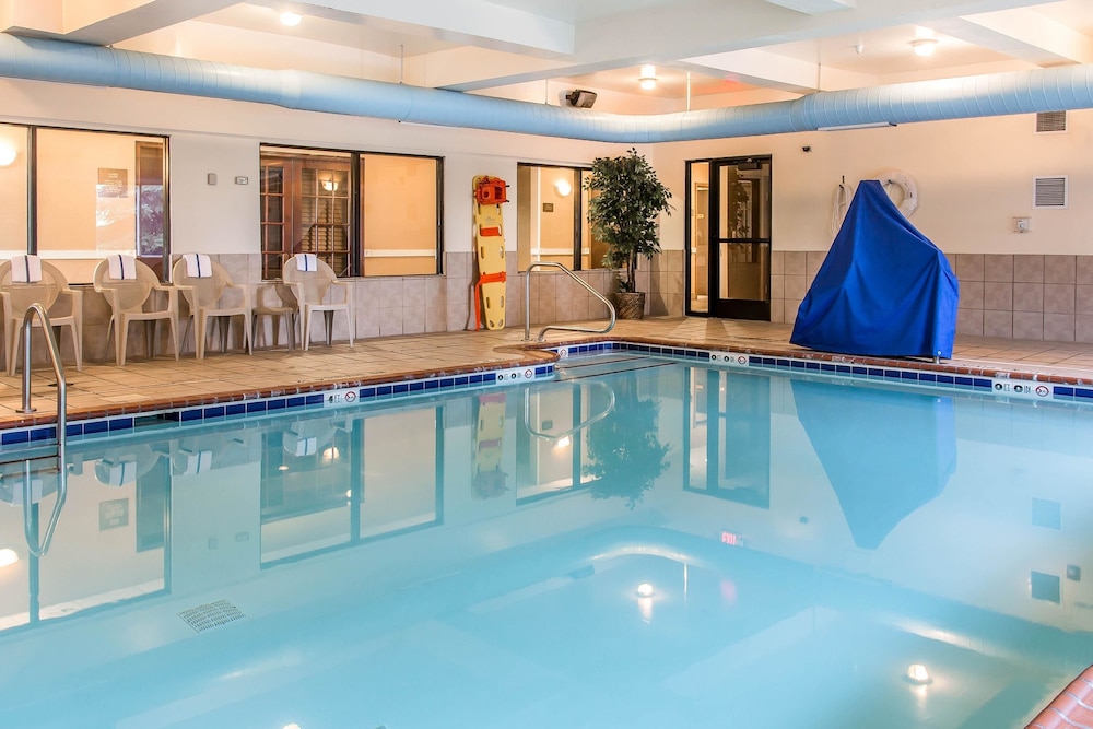 Comfort Suites Wixom - Novi 3/32