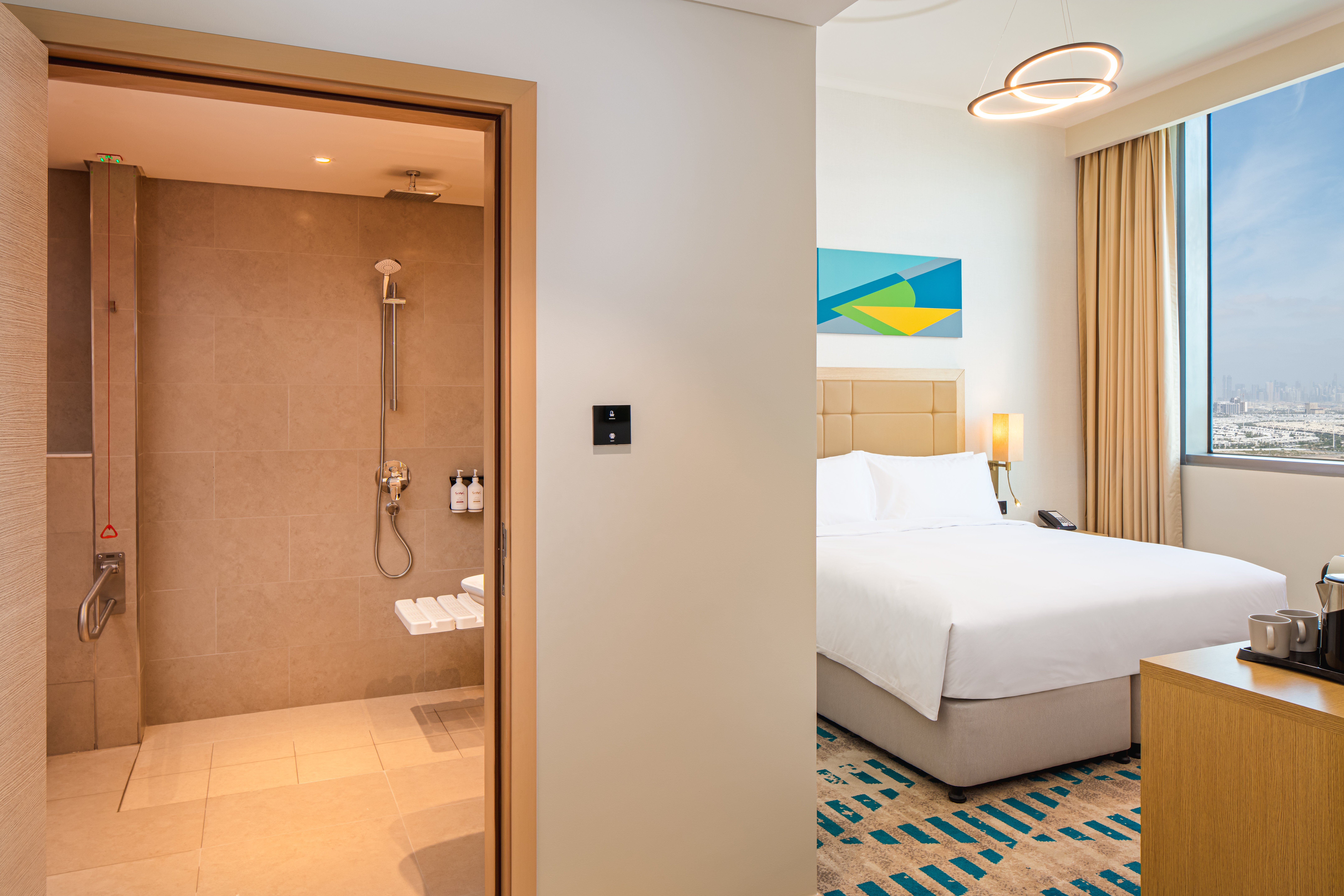 Holiday Inn & Suites Dubai Science Park 50/50