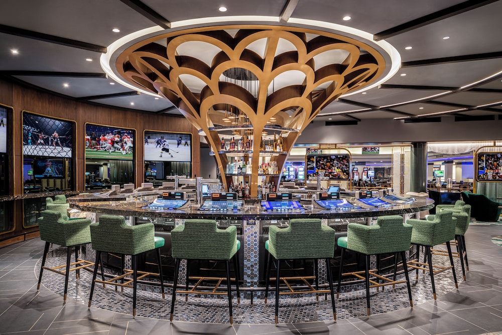 Harrah's Las Vegas - A Caesars Rewards Destination 50/66