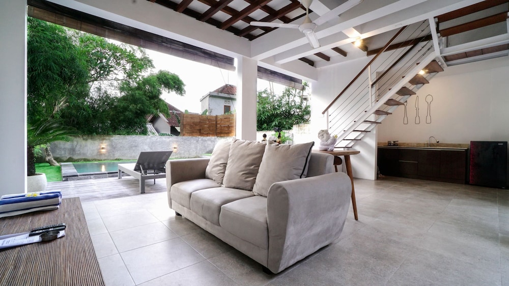 The Lumbung Wood Villa 23/39