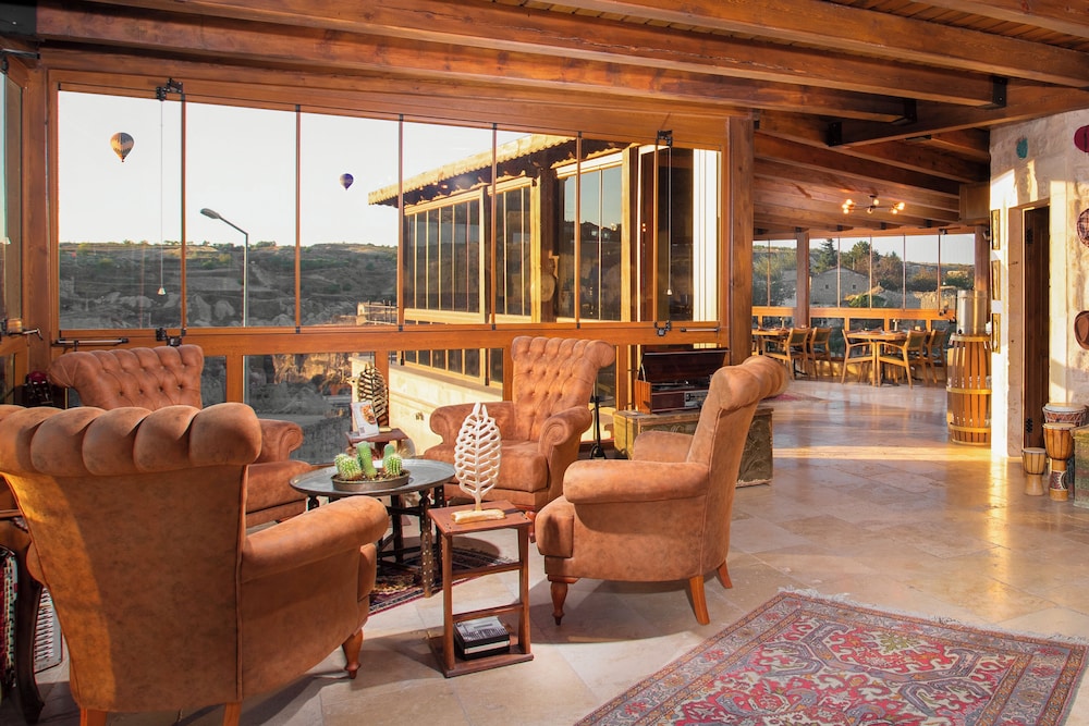 Cappa Via Cave Hotel 26/38