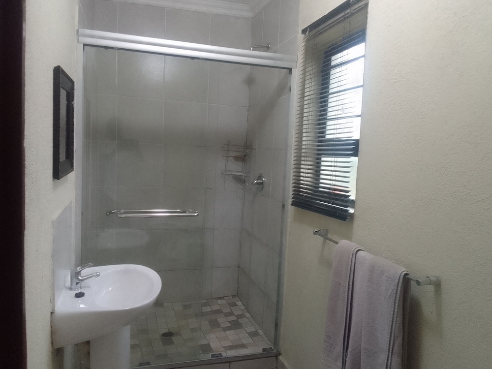 Sand River Cottages 42/45