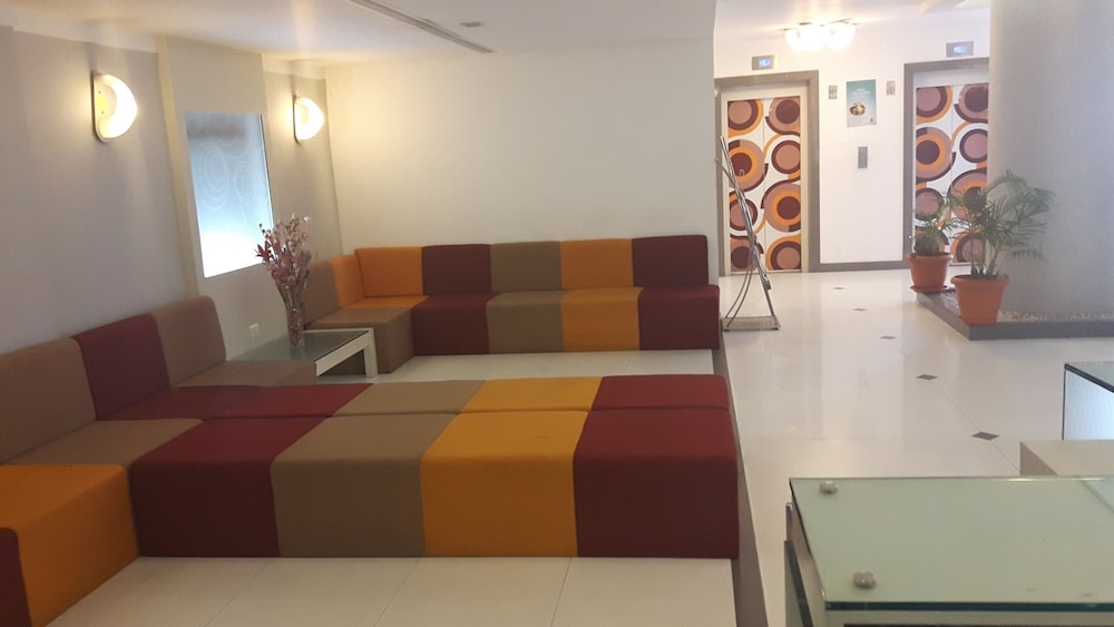 Gokulam Park Hotel & Convention Centre 14/16