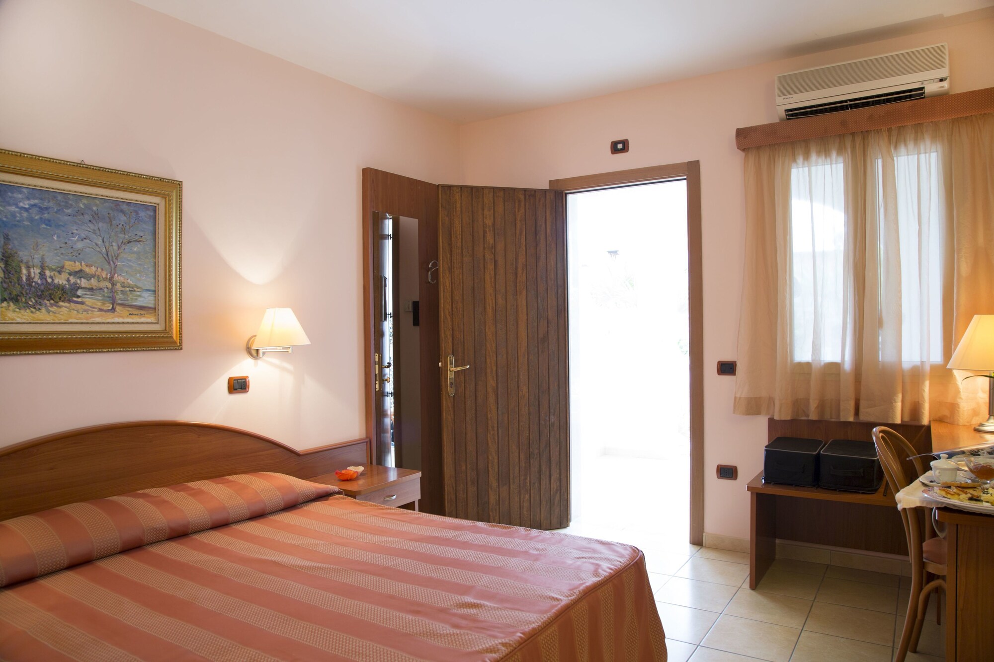STANDARD, DOUBLE OR TWIN BED