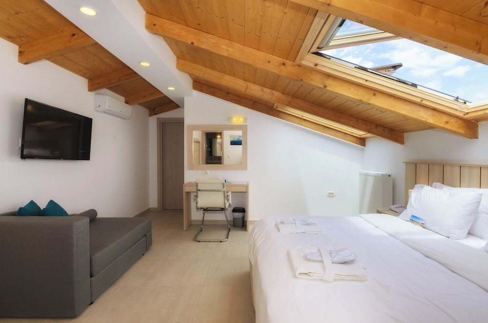 Superior, Double Bed, Iakinthos Tsilivi Beach 3/10