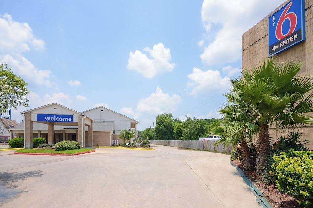 Motel6 Baytown, TX - Baytown East 57/63