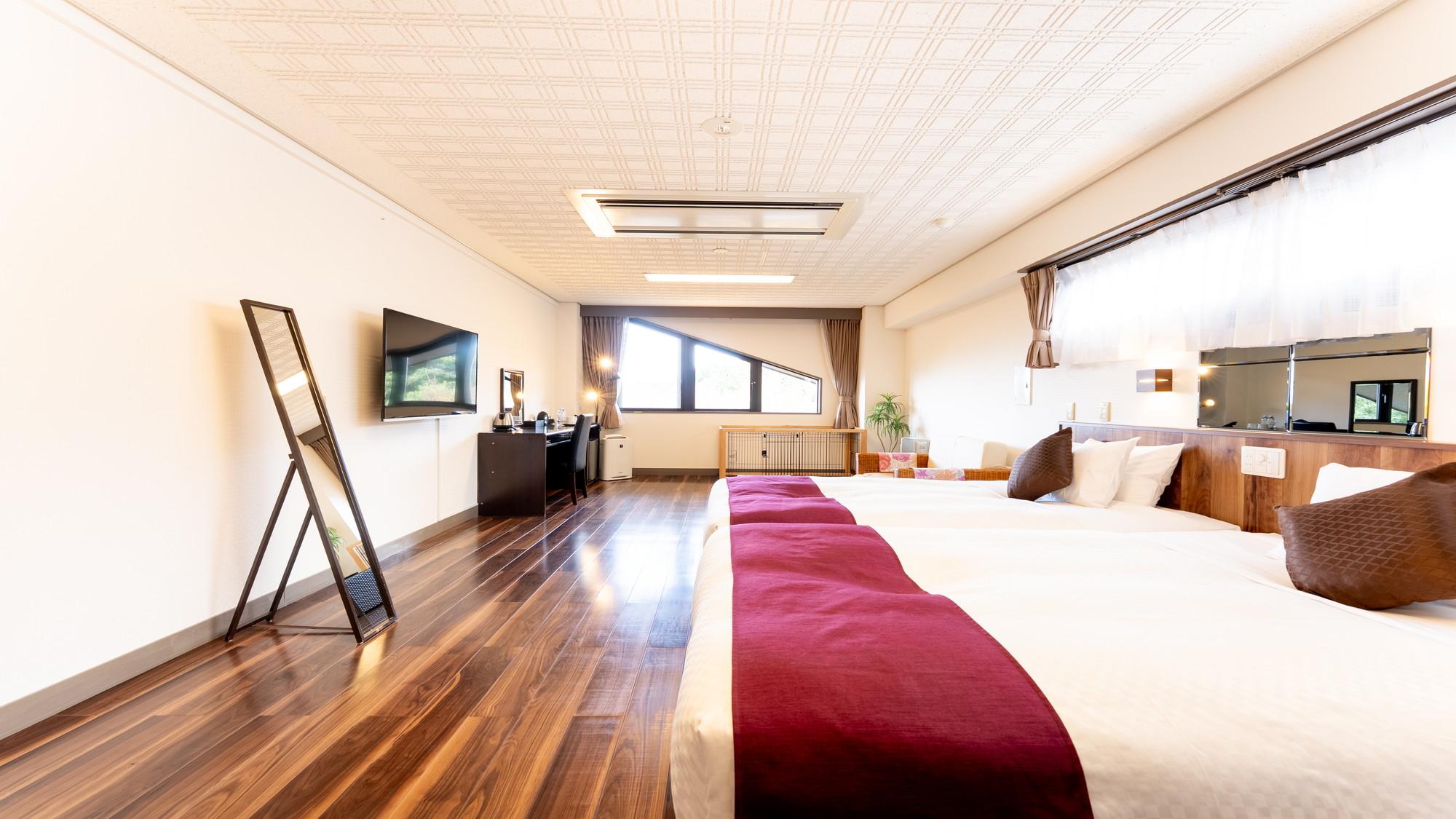 Superior, Twin Beds, Mountain View, Ocean View, Night View, Pet Friendly