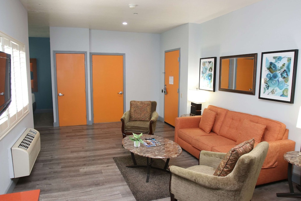 BLVD Hotel and Studios Universal-Hollywood, an Ascend Collection Hotel 58/75