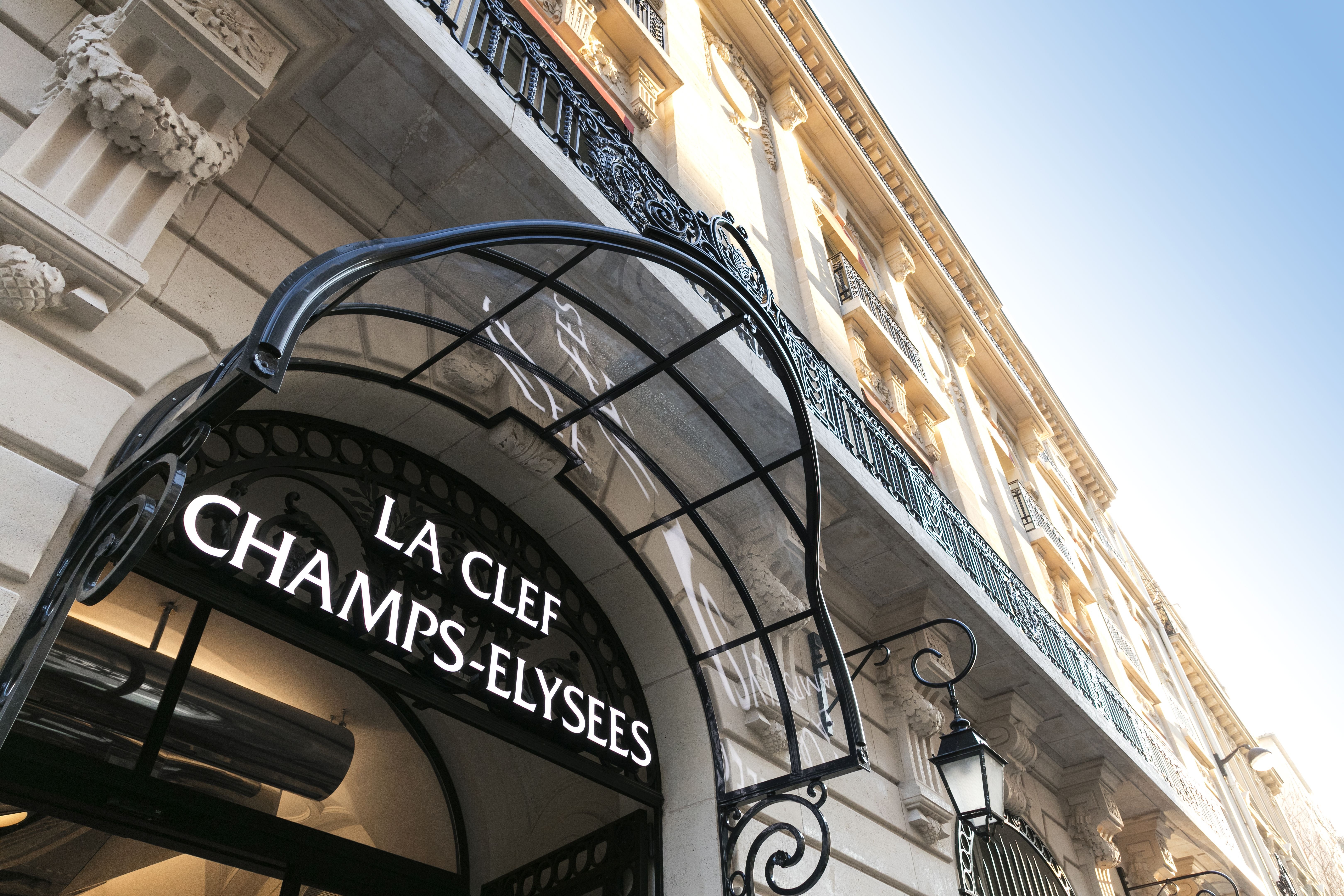 La Clef Champs-Elysees Paris By The Crest Collection 4/63