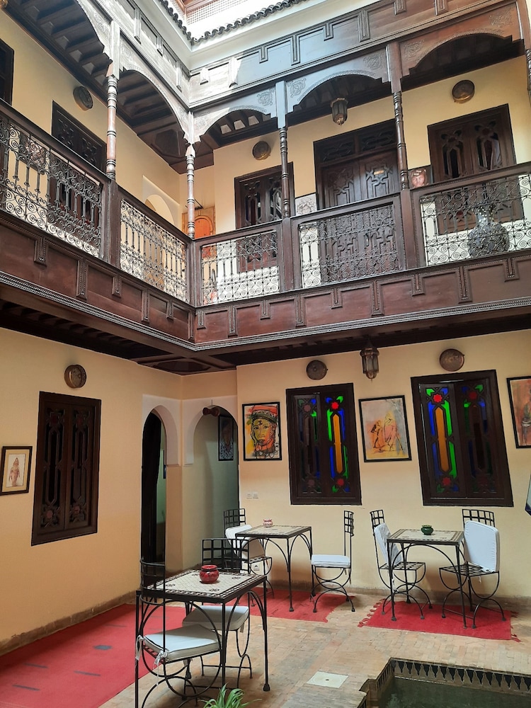 Riad Aubrac 8/75