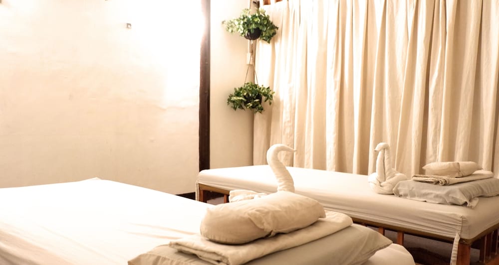 Holiday Spa Hotel 36/50