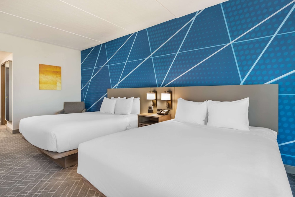 Comfort Inn & Suites Frisco East - McKinney 24/65