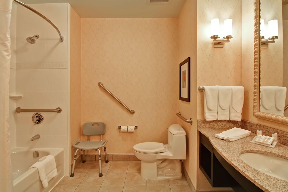 Hilton Garden Inn Ottawa Airport 14/86