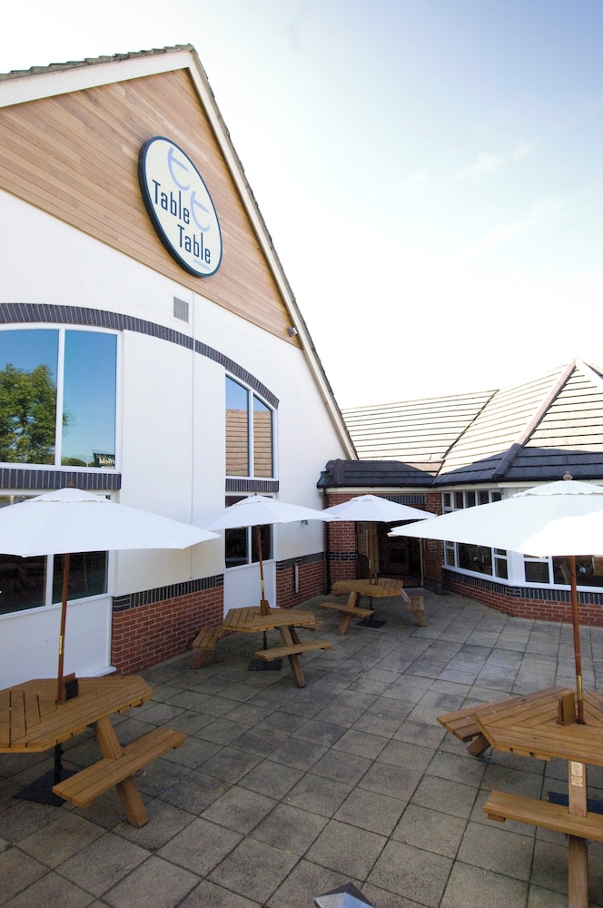 Premier Inn Yeovil Airfield 19/27