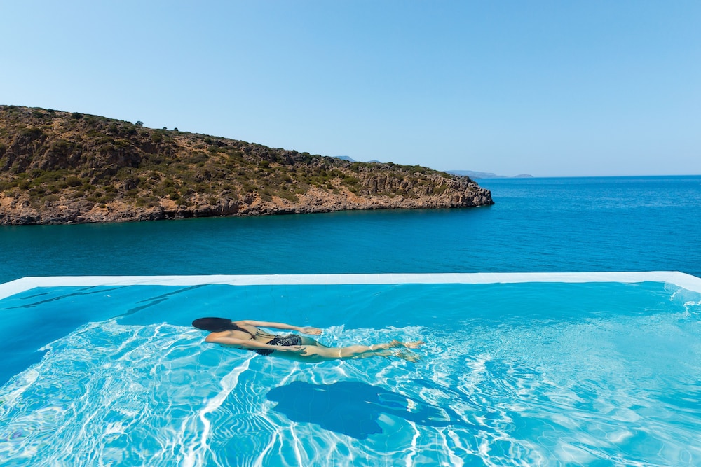 Daios Cove 46/50