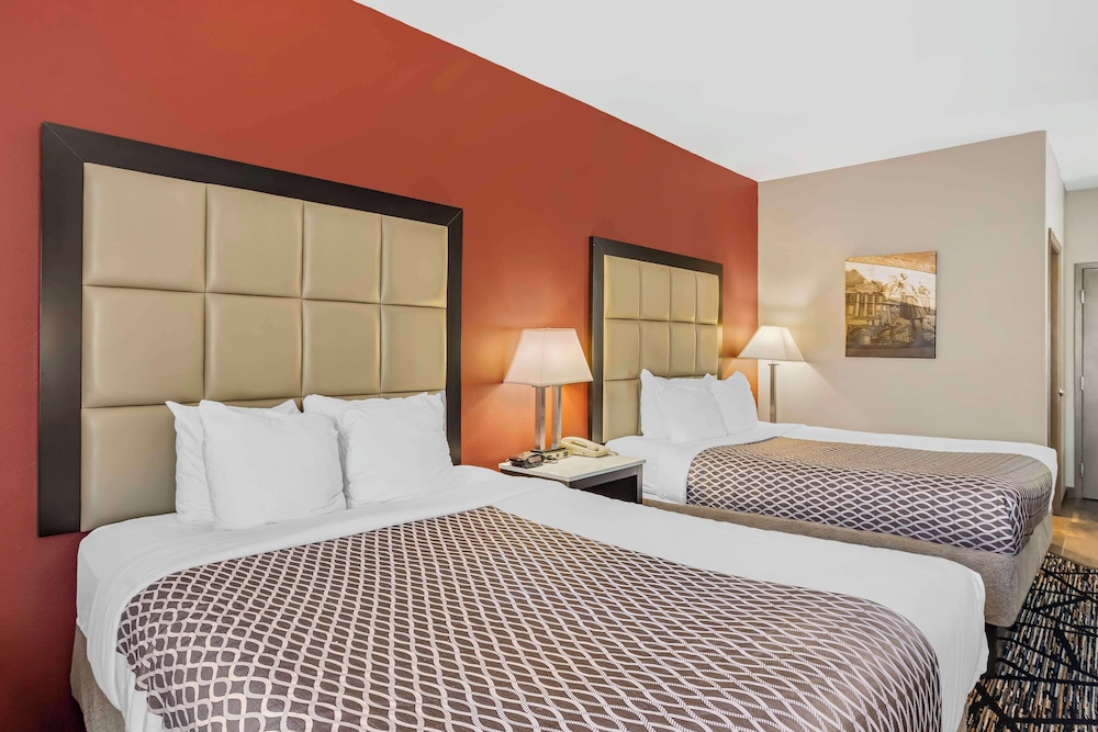 Standard, 2 Queen Beds, Pet Friendly