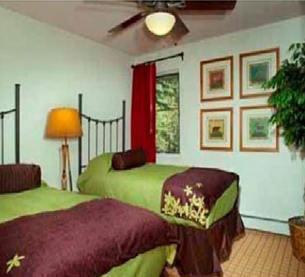 Eagle Point Resort 33/50