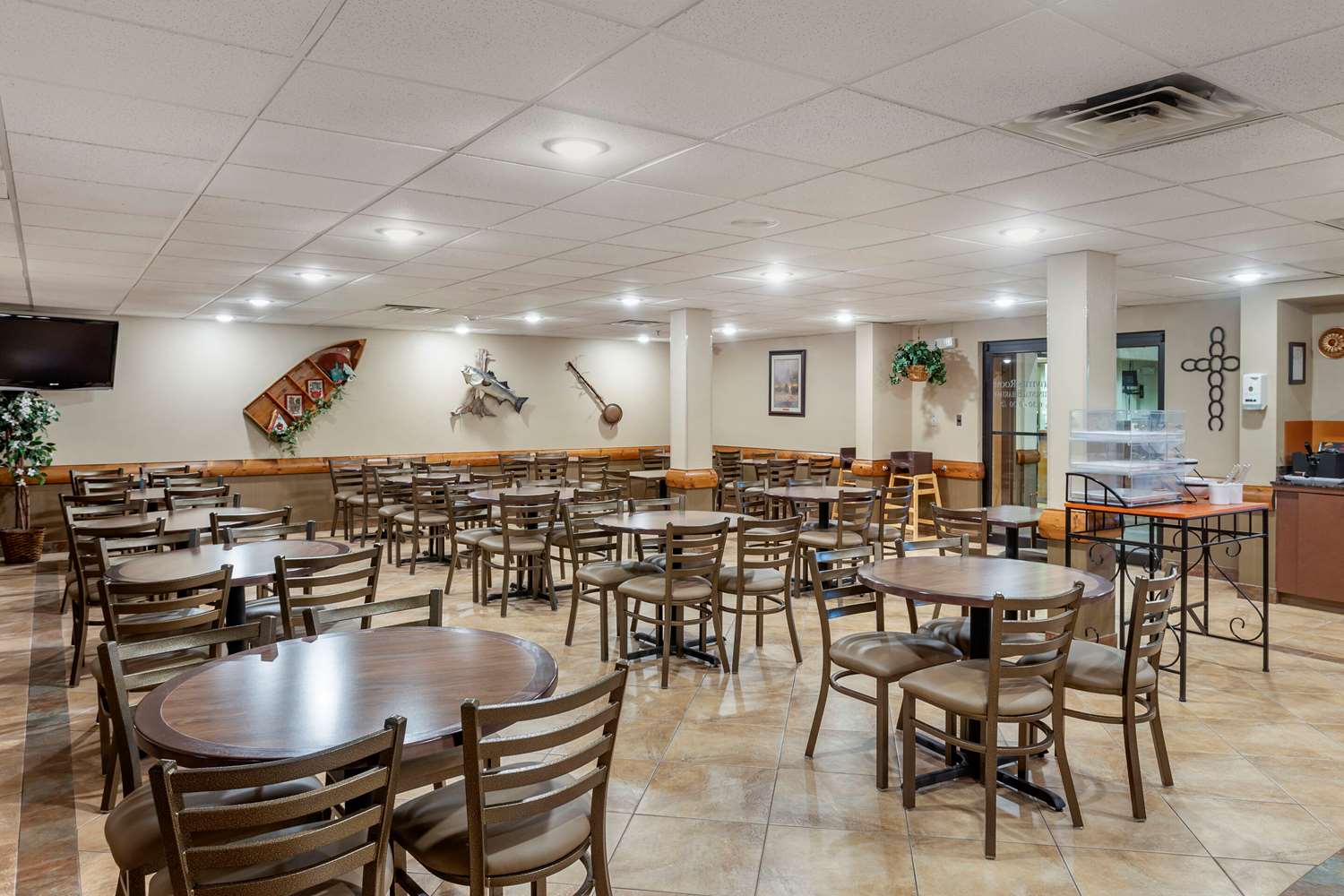 Comfort Inn and Suites Branson Meadows 38/44