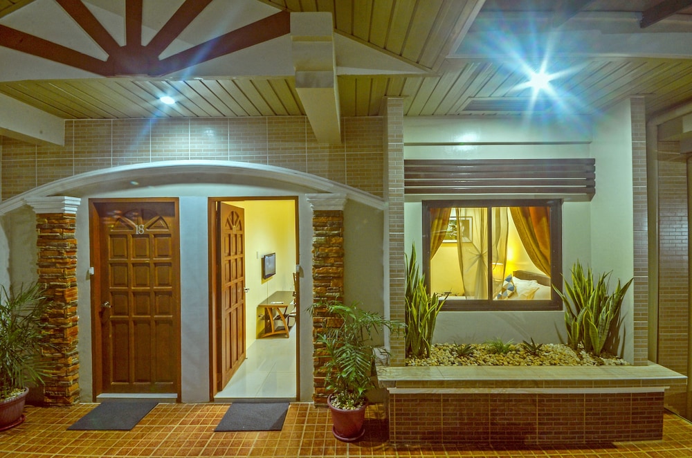 Rema Tourist Inn 23/37