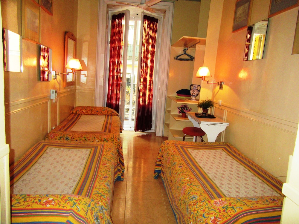 Hostal La Fontana 45/65