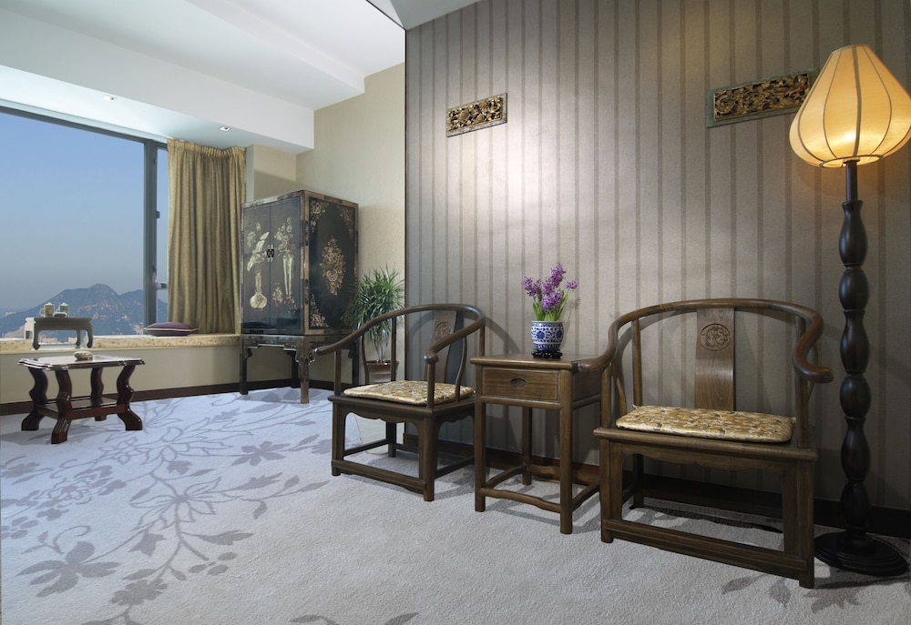 Lan Kwai Fong Hotel 44/54
