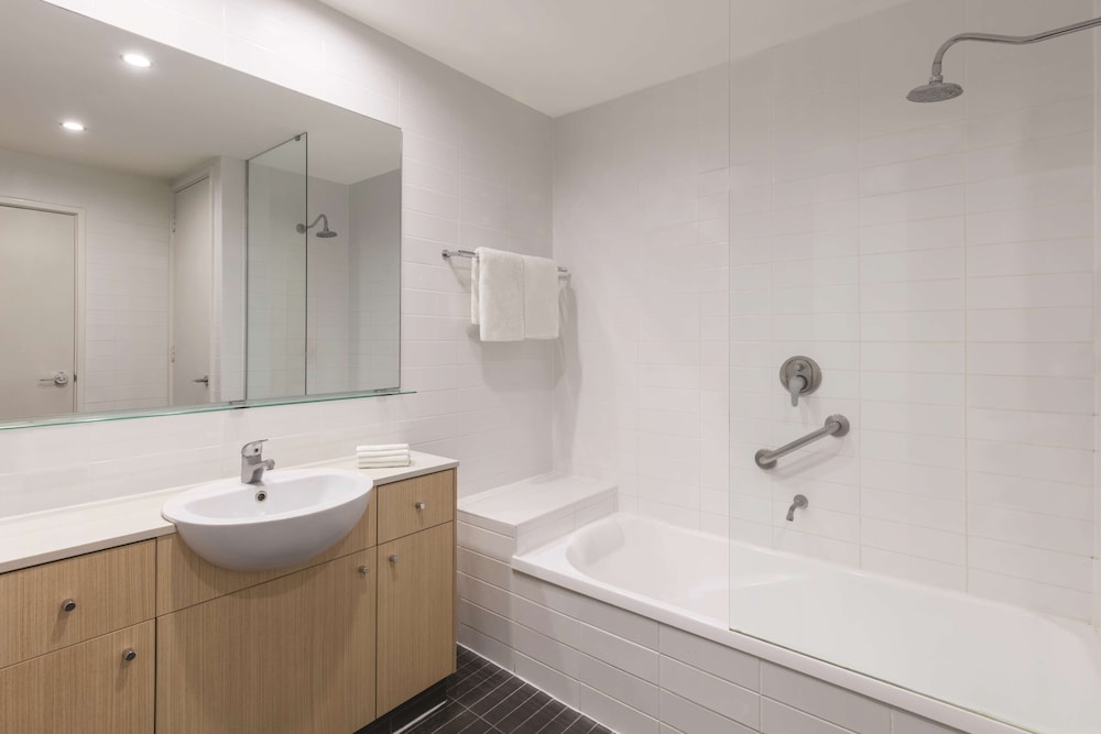 2 Bedrooms, Premier, Apartment, Light Housekeeping