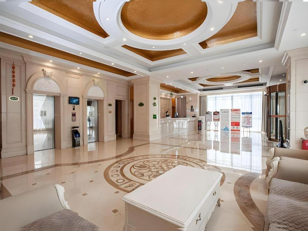 Vienna Hotel (Shanghai Hongqiao International Exhibition Center Huaxin) 10/28