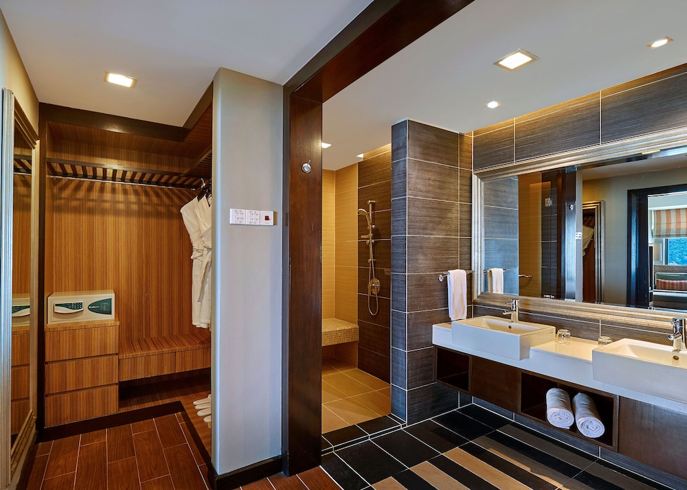The Taaras Beach and Spa Resort 48/50