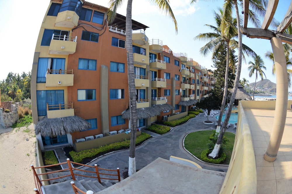 Marina Puerto Dorado Hotel 3/40