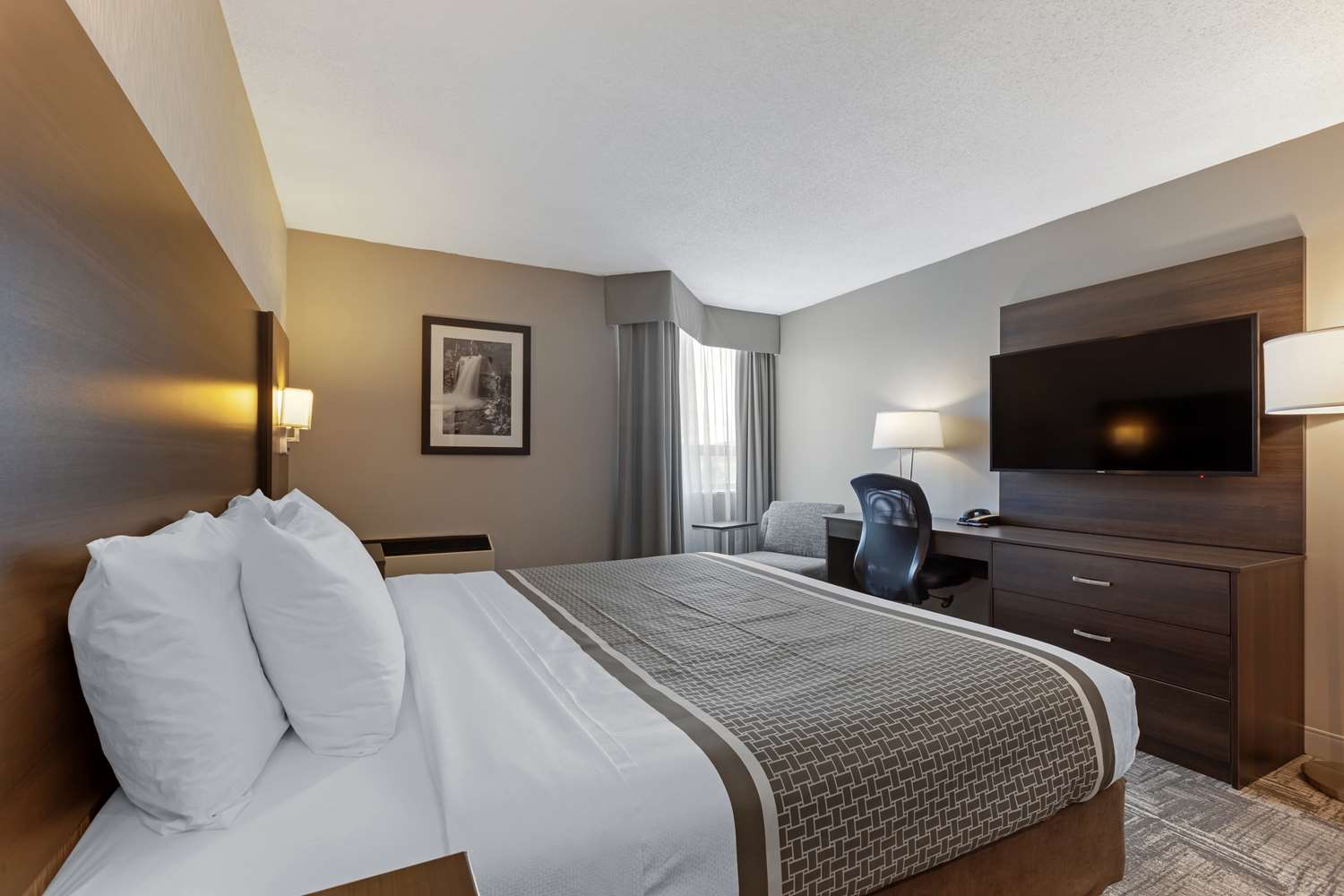 Tower, King Bed، Best Western Milton 2/3