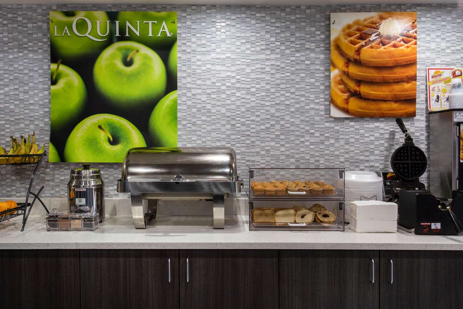 La Quinta Inn & Suites by Wyndham Effingham 11/23