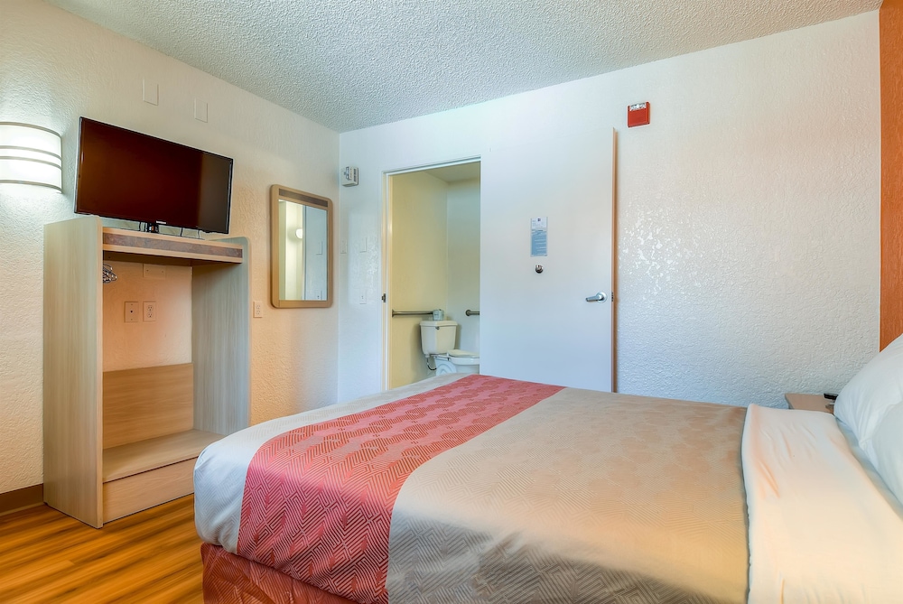 Motel6 Rowland Heights, CA - Los Angeles - Pomona 25/49